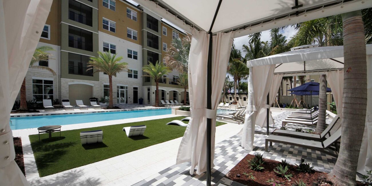 Bainbridge Coral Springs Pool area from cabana